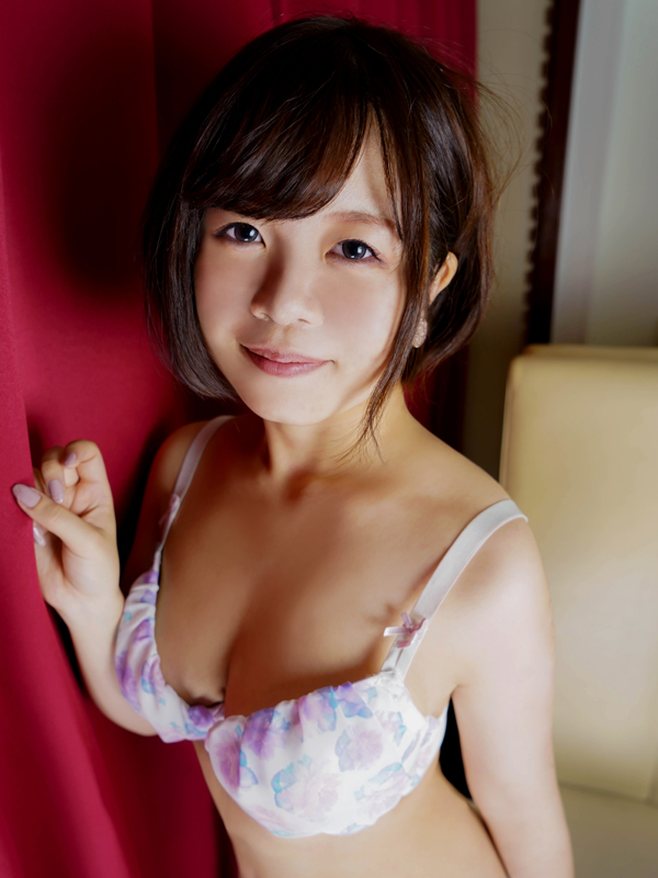 激安ヌキ道楽・枚方店 えりか 25歳 T:152cm B:86(G) W:56 H:84